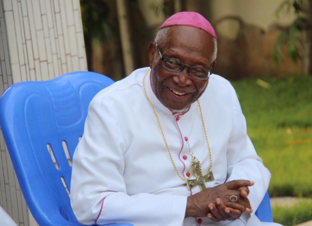 Togo: retour à Lomé de la dépouille de Mgr Philippe Fanako Kpodzro Togo: retour à Lomé de la dépouille de Mgr Philippe Fanako Kpodzro