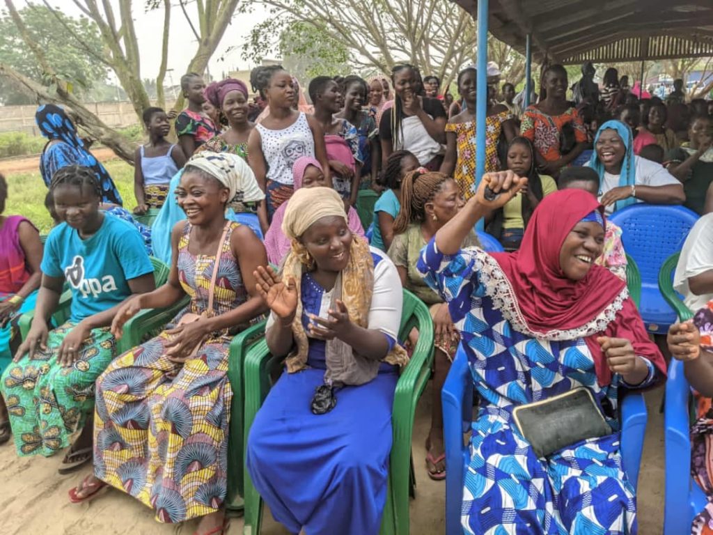 Grande sensibilisation des femmes de la zone d’Agoe, sur plusieurs thèmes Grande sensibilisation des femmes de la zone d'Agoe, sur plusieurs thèmes