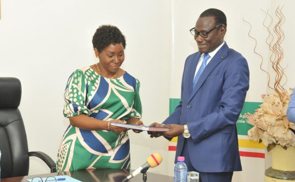 CCI-Togo : Kayi MIVEDOR-SAMBIANI reçoit les résultats définitifs des élections consulaires CCI-Togo : Kayi MIVEDOR-SAMBIANI reçoit les résultats définitifs des élections consulaires