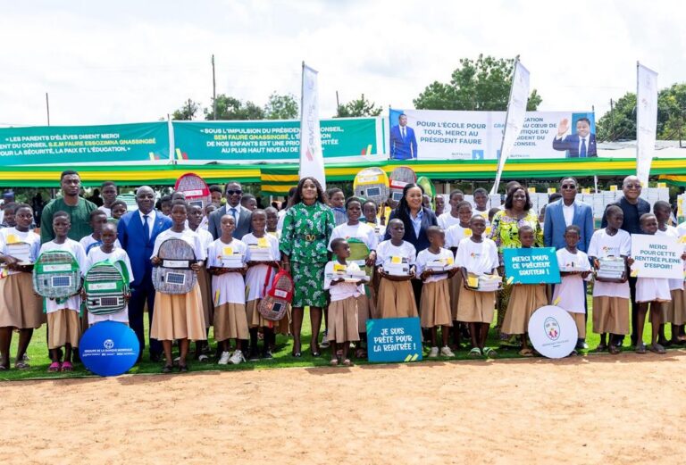 Rentrée scolaire 2026-2027 : Plus de 150 000 filles reçoivent des kits scolaires avec le projet swedd+ togo